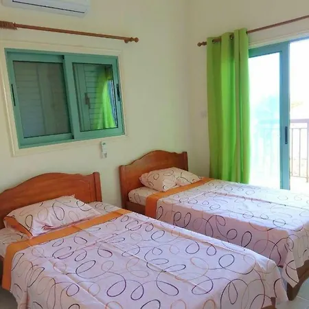 Vila Beach Front Perivolia